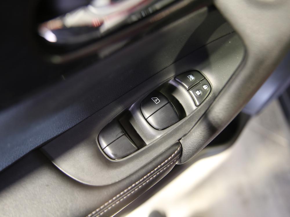 Nissan Rogue SV 2017 d&rsquo;occasion à vendre - 14