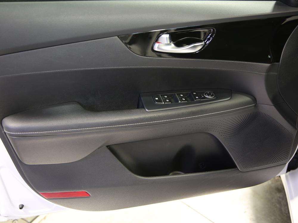 Kia Forte EX 2020 d&rsquo;occasion à vendre - 12