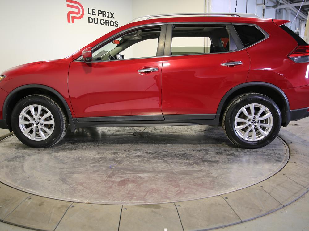 Nissan Rogue SV 2017 d&rsquo;occasion à vendre - 7