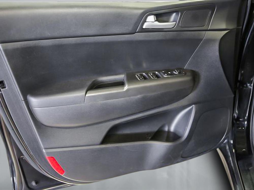 Kia Sportage LX 2022 d&rsquo;occasion à vendre - 13