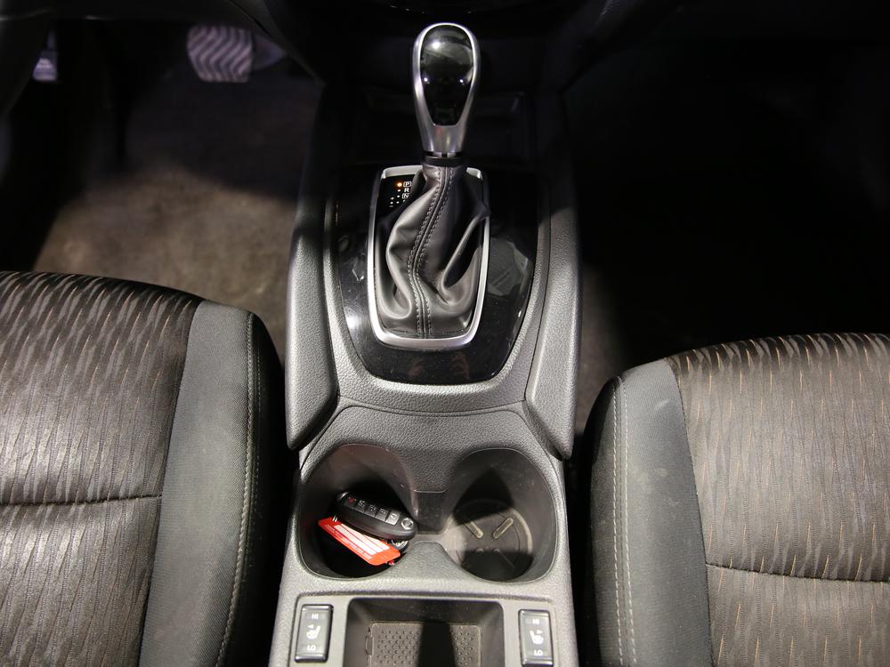 Nissan Rogue SV 2017 d&rsquo;occasion à vendre - 29