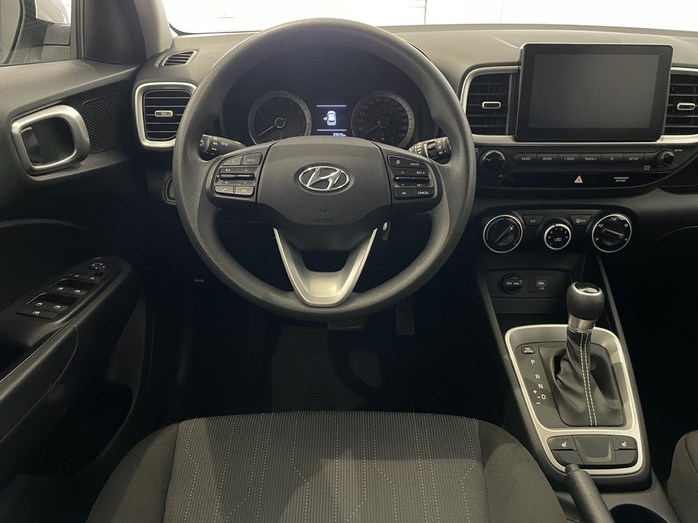 Hyundai Venue Essential 2021 d&rsquo;occasion à vendre - 9