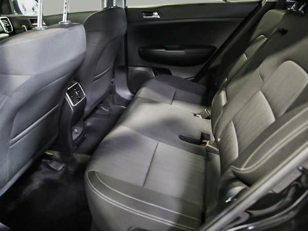 Kia Sportage LX 2022 d&rsquo;occasion à vendre - 32