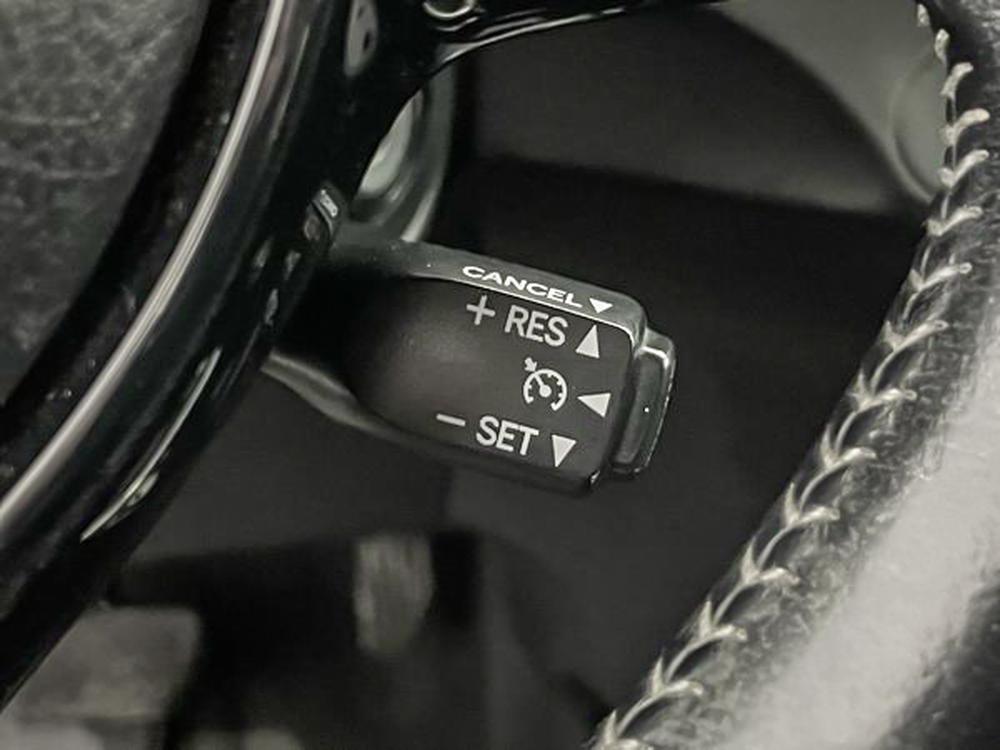 Toyota Yaris Hatchback SE / Toit noir 2018 d&rsquo;occasion à vendre - 17