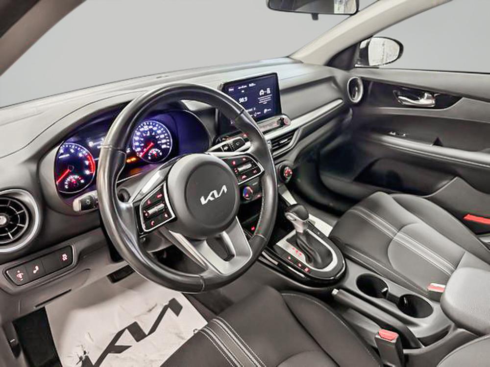 Kia Forte EX 2022 d&rsquo;occasion à vendre - 11