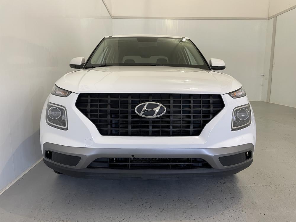 Hyundai Venue Essential 2021 d&rsquo;occasion à vendre - 2