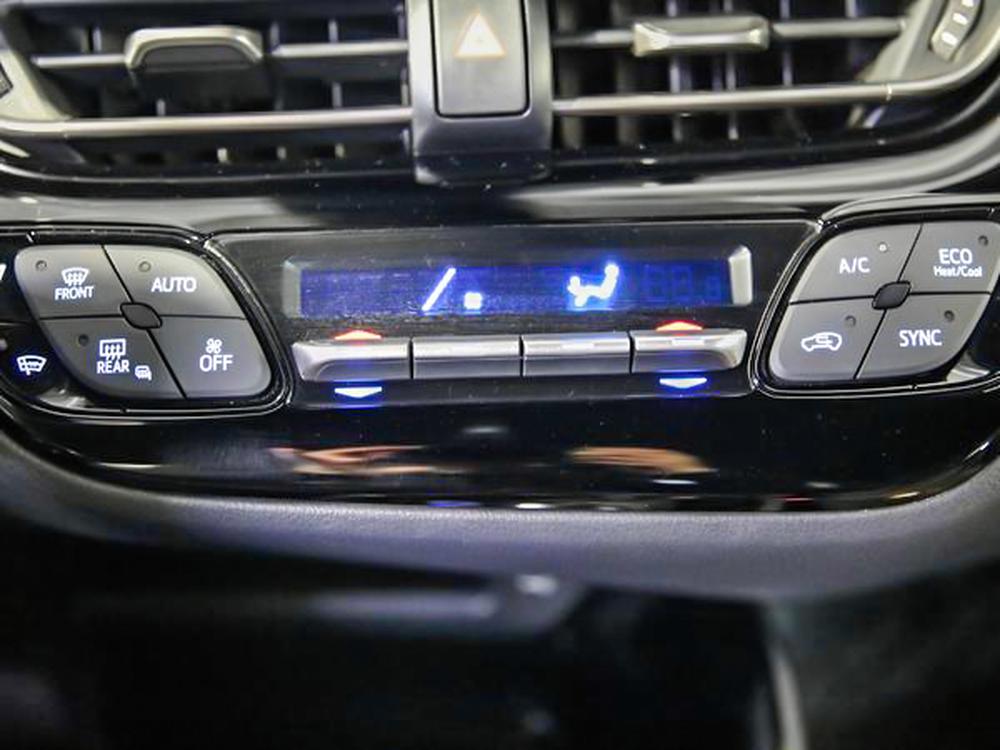 Toyota C-HR LE 2022 d&rsquo;occasion à vendre - 28