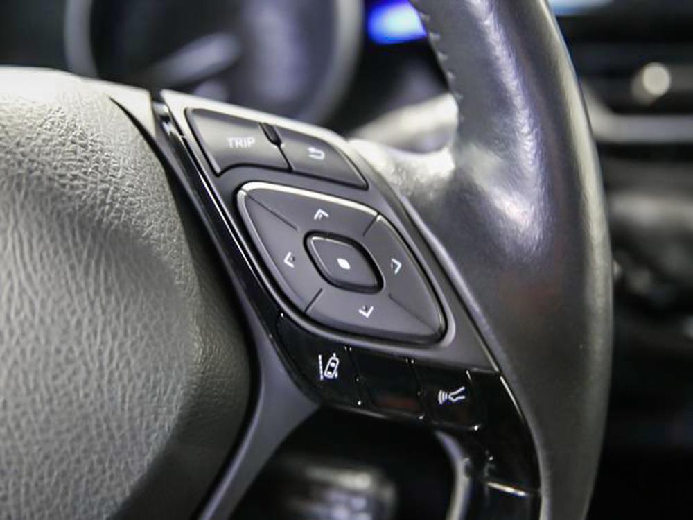 Toyota C-HR LE 2022 d&rsquo;occasion à vendre - 19