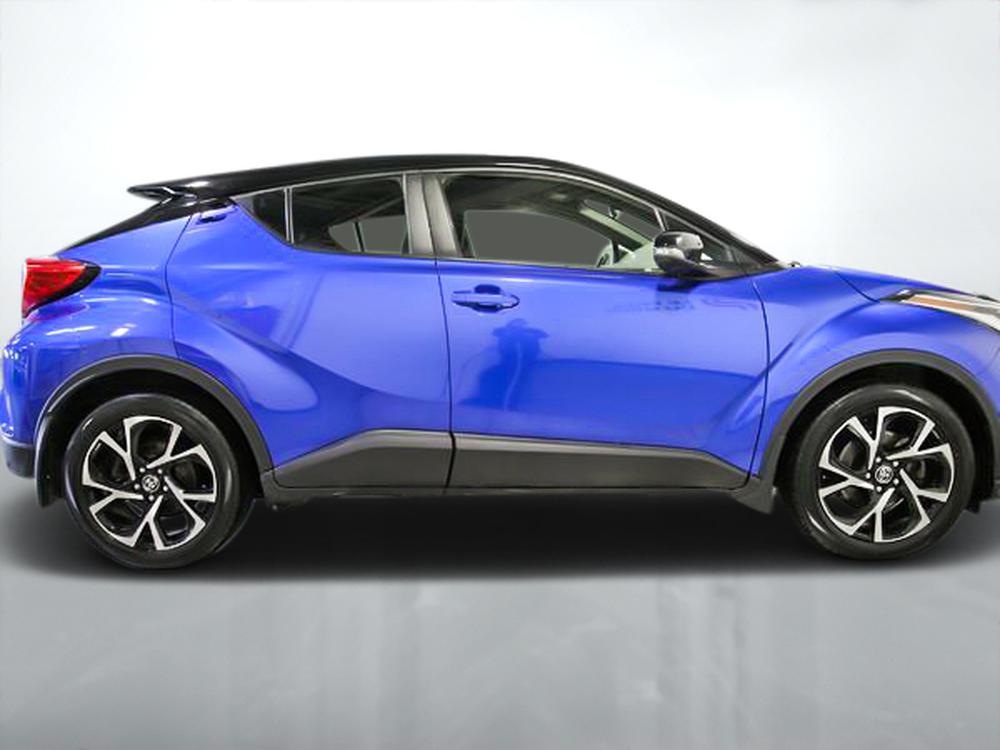 Toyota C-HR LE 2022 d&rsquo;occasion à vendre - 2