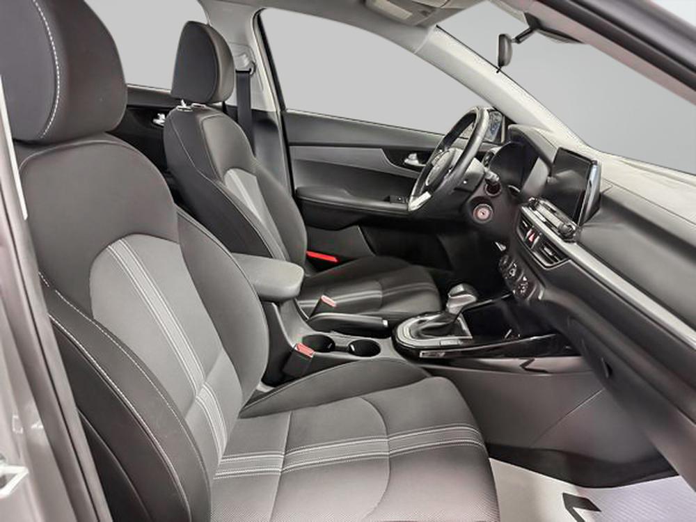 Kia Forte EX 2022 d&rsquo;occasion à vendre - 26