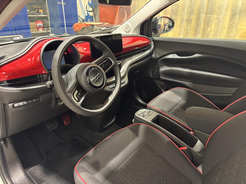 FIAT 500e RED 2025 d&rsquo;occasion à vendre - 11