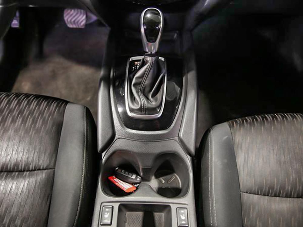 Nissan Rogue SV 2017 d&rsquo;occasion à vendre - 29
