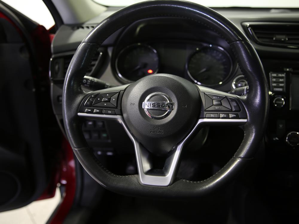 Nissan Rogue SV 2017 d&rsquo;occasion à vendre - 17