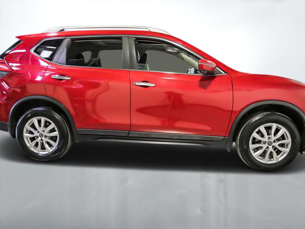 Nissan Rogue SV 2017 d&rsquo;occasion à vendre - 2