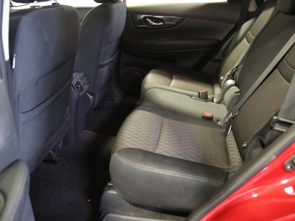 Nissan Rogue SV 2017 d&rsquo;occasion à vendre - 32