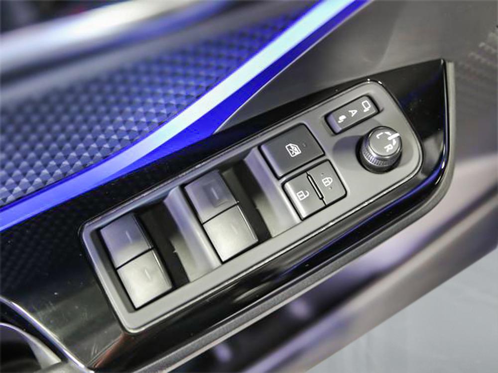 Toyota C-HR LE 2022 d&rsquo;occasion à vendre - 13