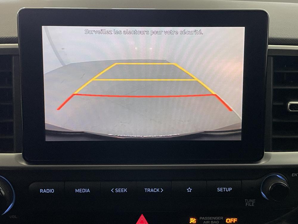 Hyundai Venue Essential 2021 d&rsquo;occasion à vendre - 22