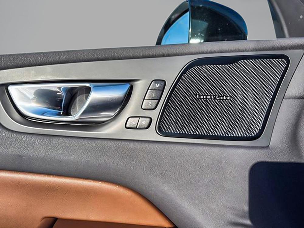 Volvo XC60 B6 PLUS AWD 2023 d&rsquo;occasion à vendre - 14