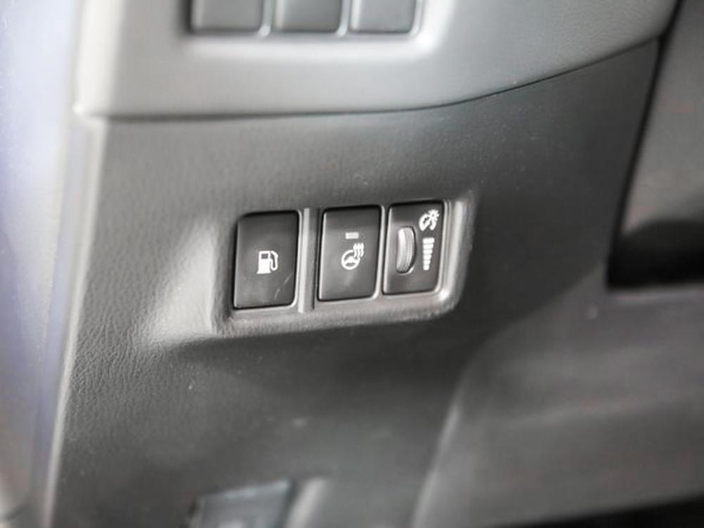 Toyota C-HR LE 2022 d&rsquo;occasion à vendre - 24