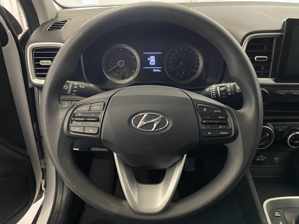Hyundai Venue Essential 2021 d&rsquo;occasion à vendre - 13