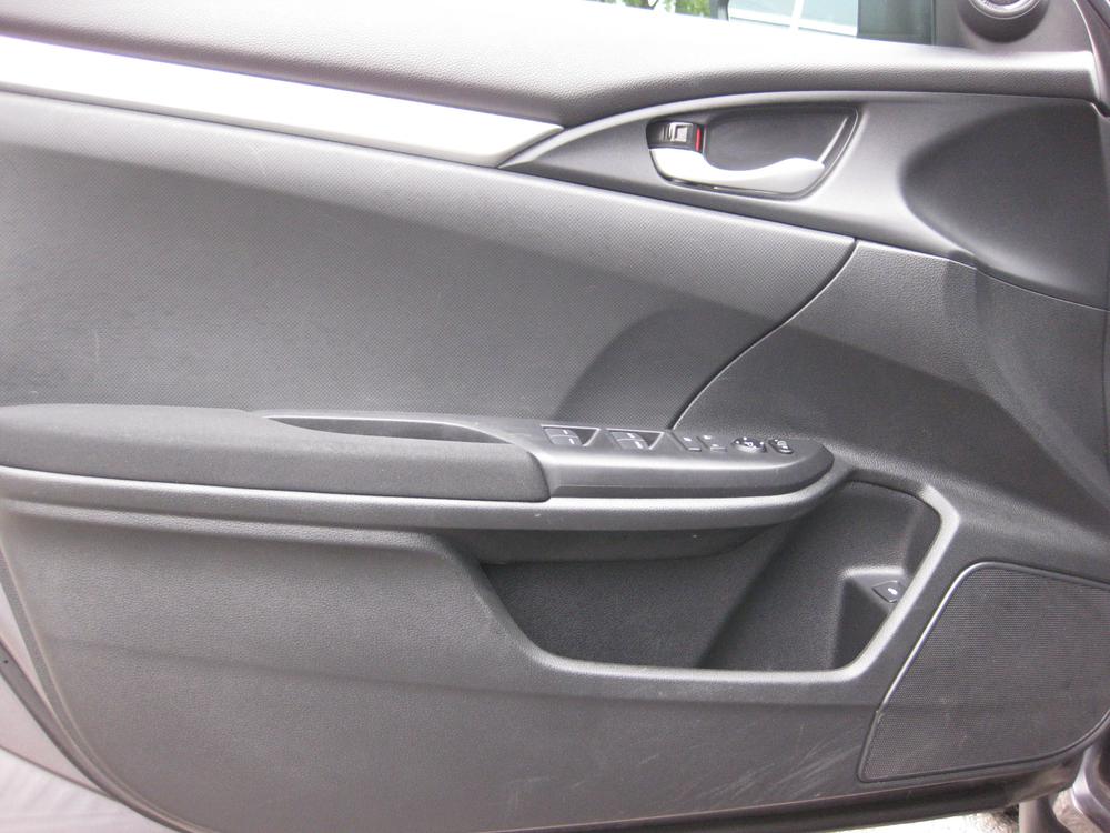 Honda Civic Berline SE 2018 d&rsquo;occasion à vendre - 9