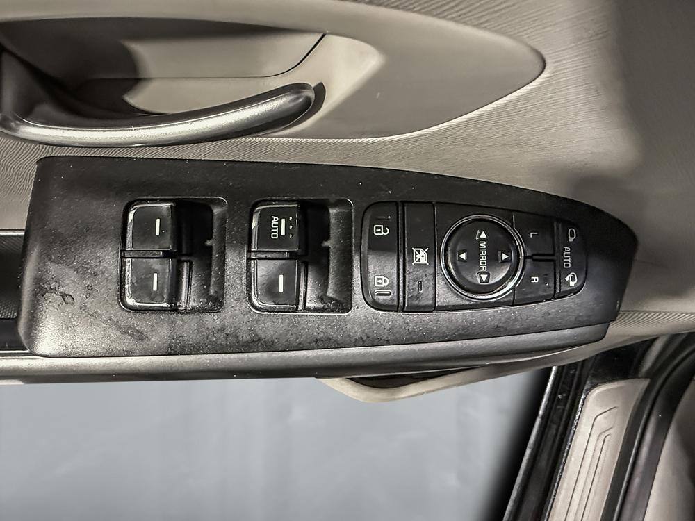 Kia Sedona LX 2019 d&rsquo;occasion à vendre - 14