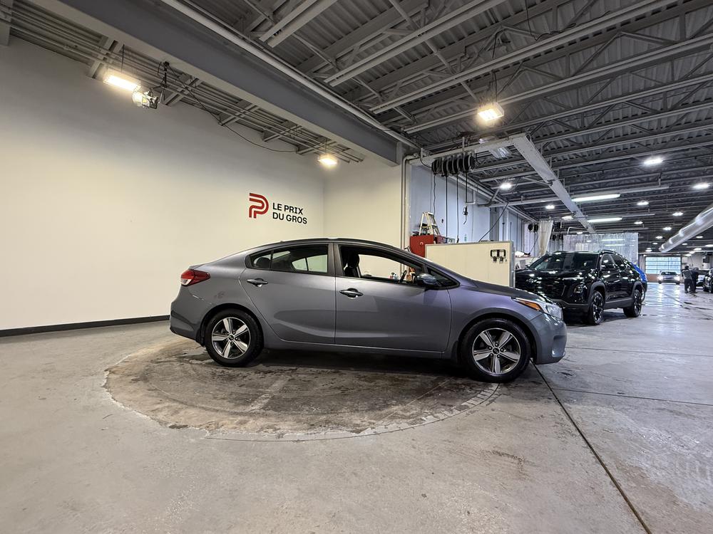 Kia Forte LX 2018 d&rsquo;occasion à vendre - 2