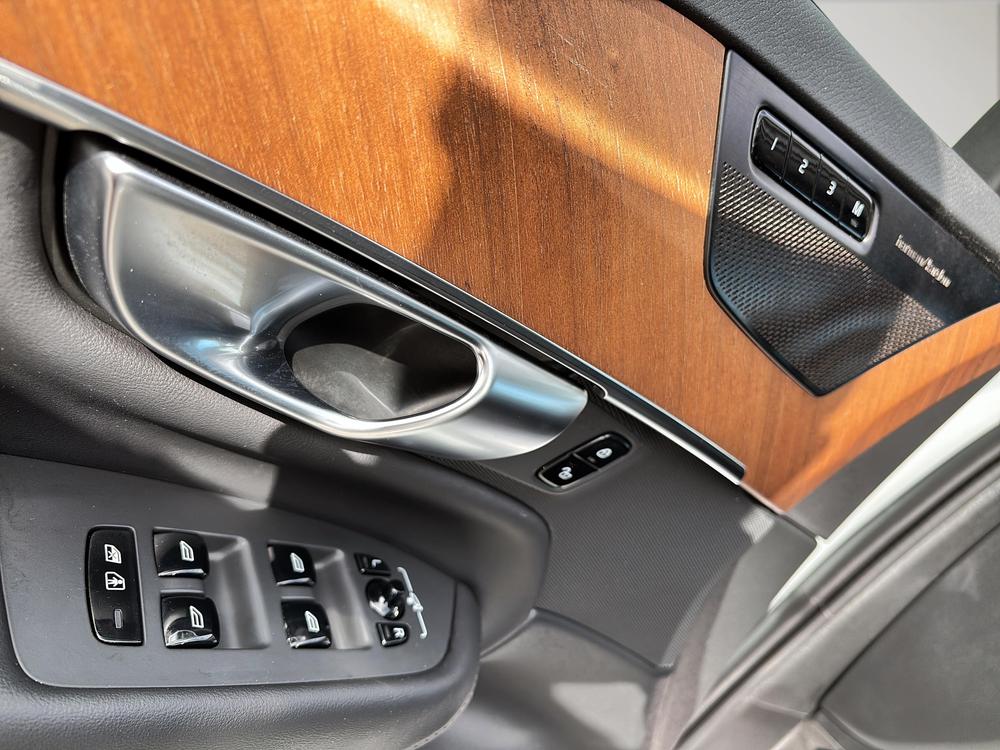Volvo XC90 2024 Graphite usage à vendre Volvo XC90 2024 Graphite usage à vendre