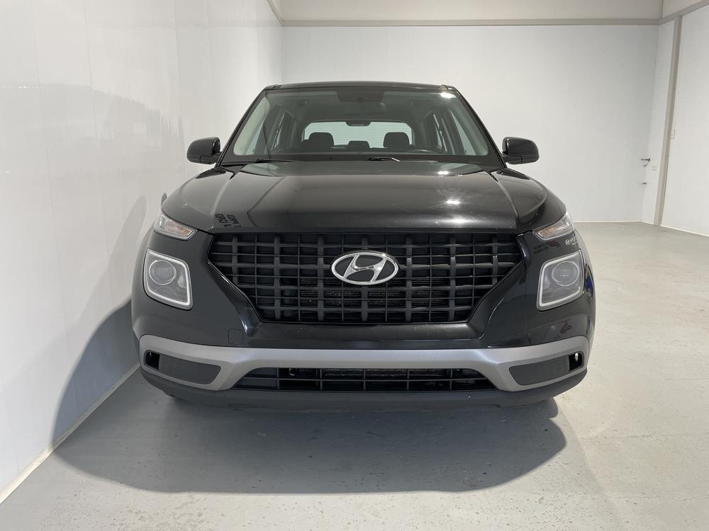 Hyundai Venue Essential 2021 d&rsquo;occasion à vendre - 2