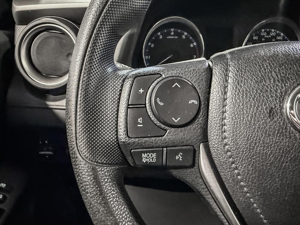 Toyota RAV4 LE 2018 d&rsquo;occasion à vendre - 19