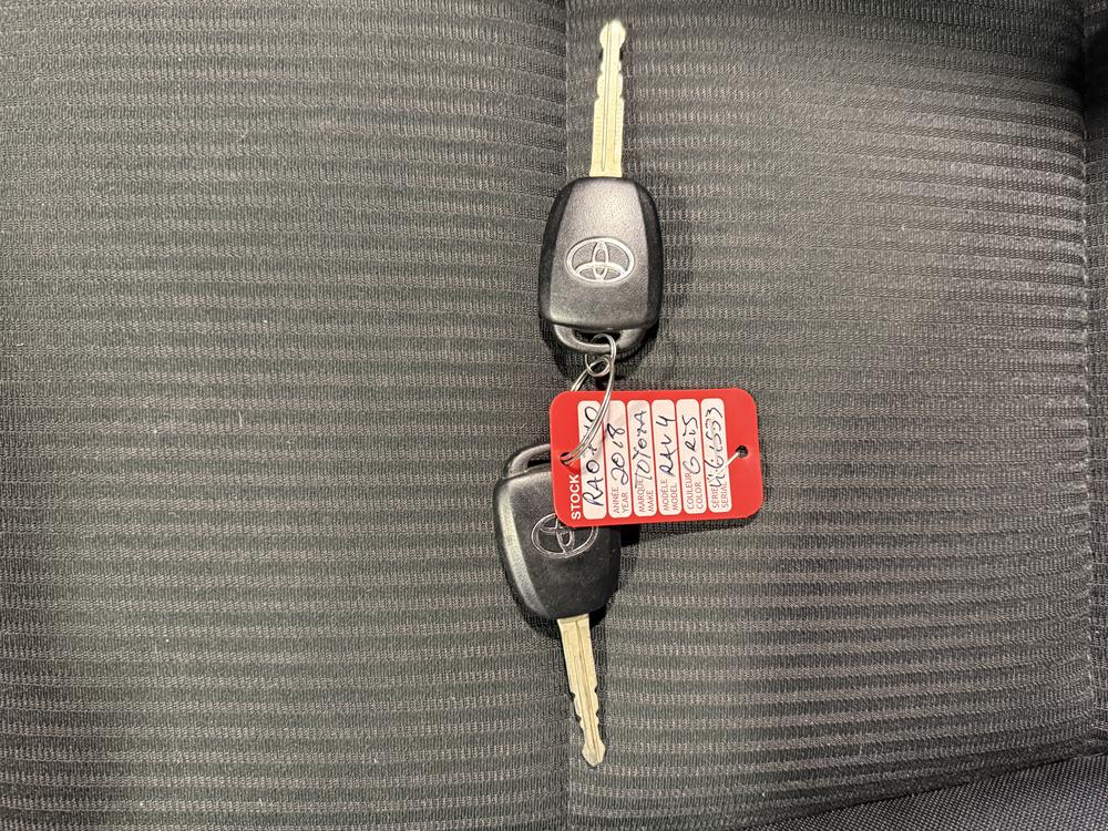 Toyota RAV4 LE 2018 d&rsquo;occasion à vendre - 32
