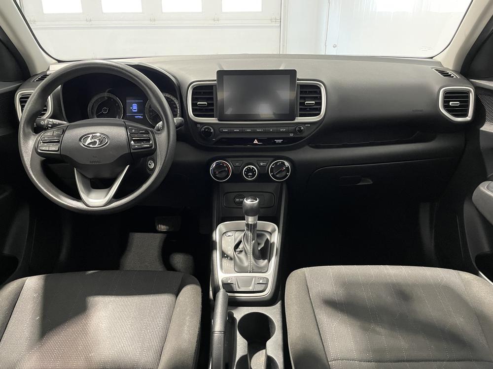 Hyundai Venue Essential 2021 d&rsquo;occasion à vendre - 9