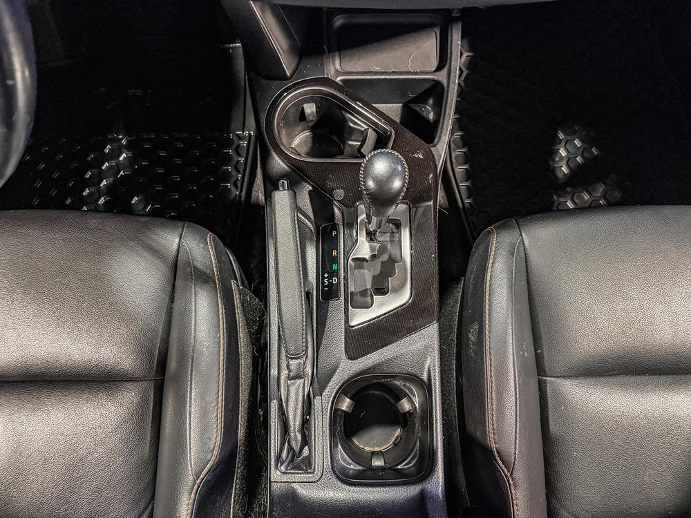 Toyota RAV4 hybride SE 2017 d&rsquo;occasion à vendre - 30