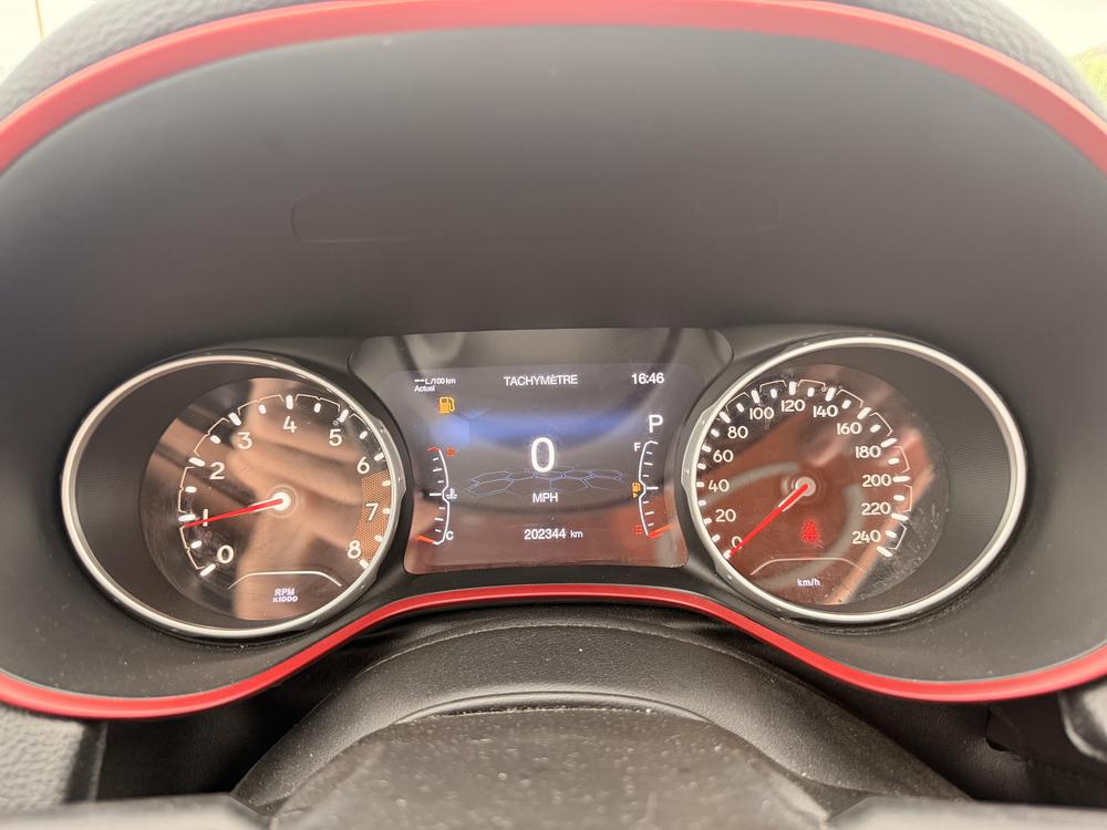 Jeep Compass 2020 Gris usage à vendre Jeep Compass 2020 Gris usage à vendre