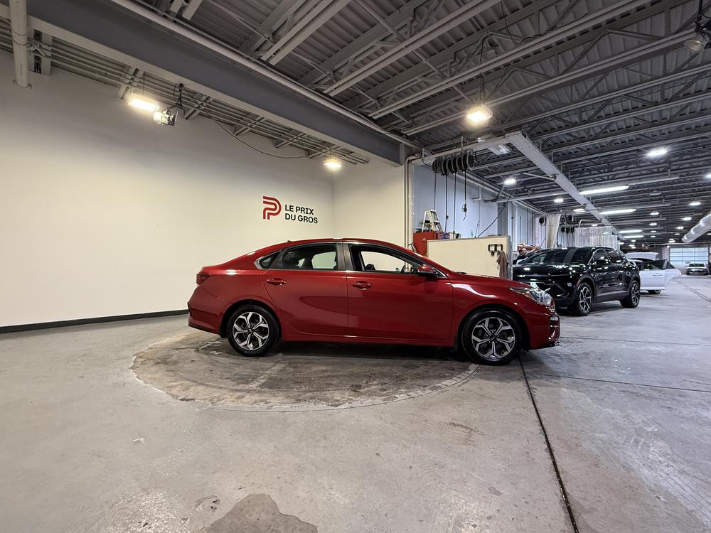 Kia Forte EX 2020 d&rsquo;occasion à vendre - 2