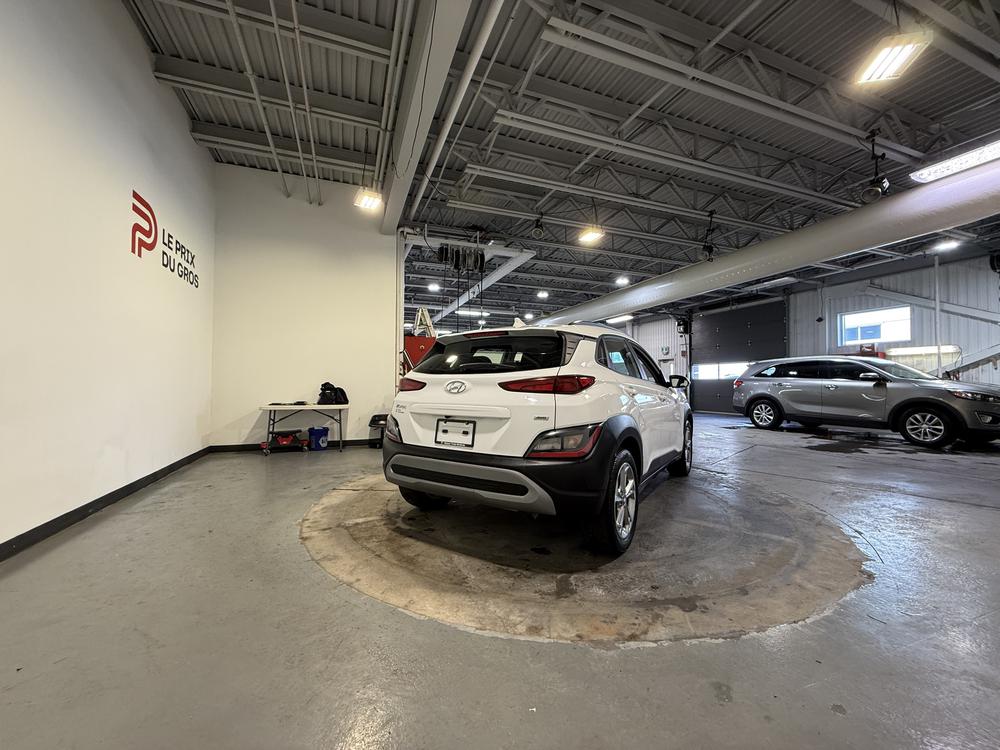 Hyundai Kona Preferred W/sun & leather package 2023 d&rsquo;occasion à vendre - 3