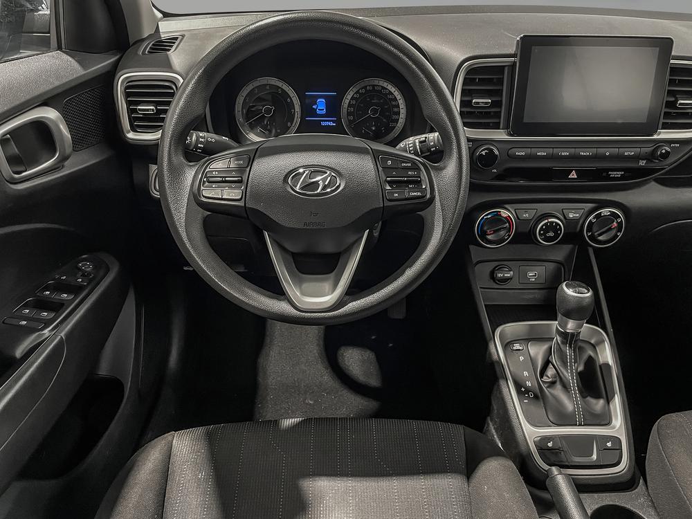 Hyundai Venue Essential 2021 d&rsquo;occasion à vendre - 11