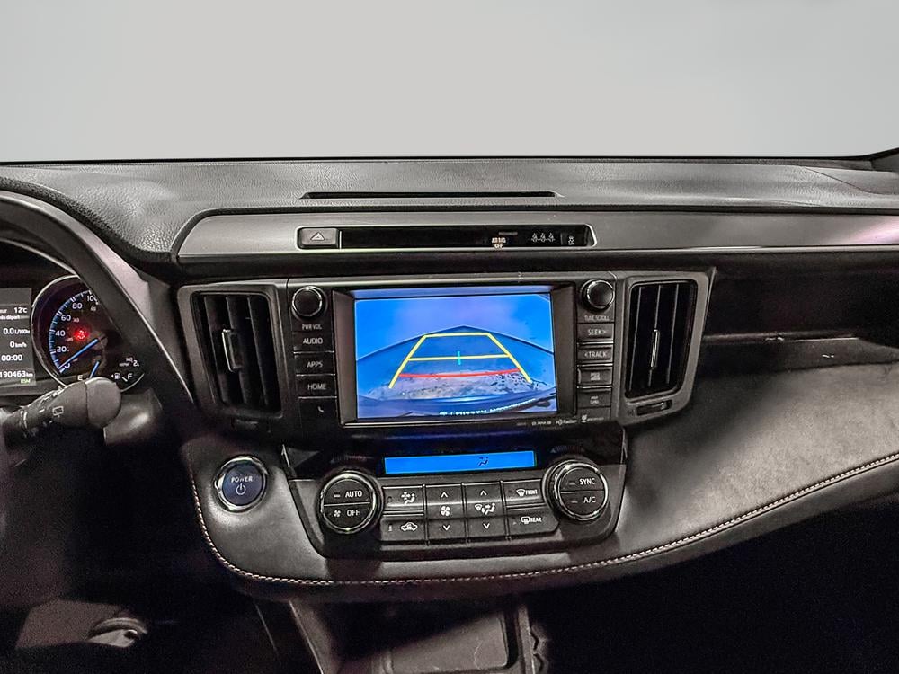 Toyota RAV4 hybride SE 2017 d&rsquo;occasion à vendre - 28