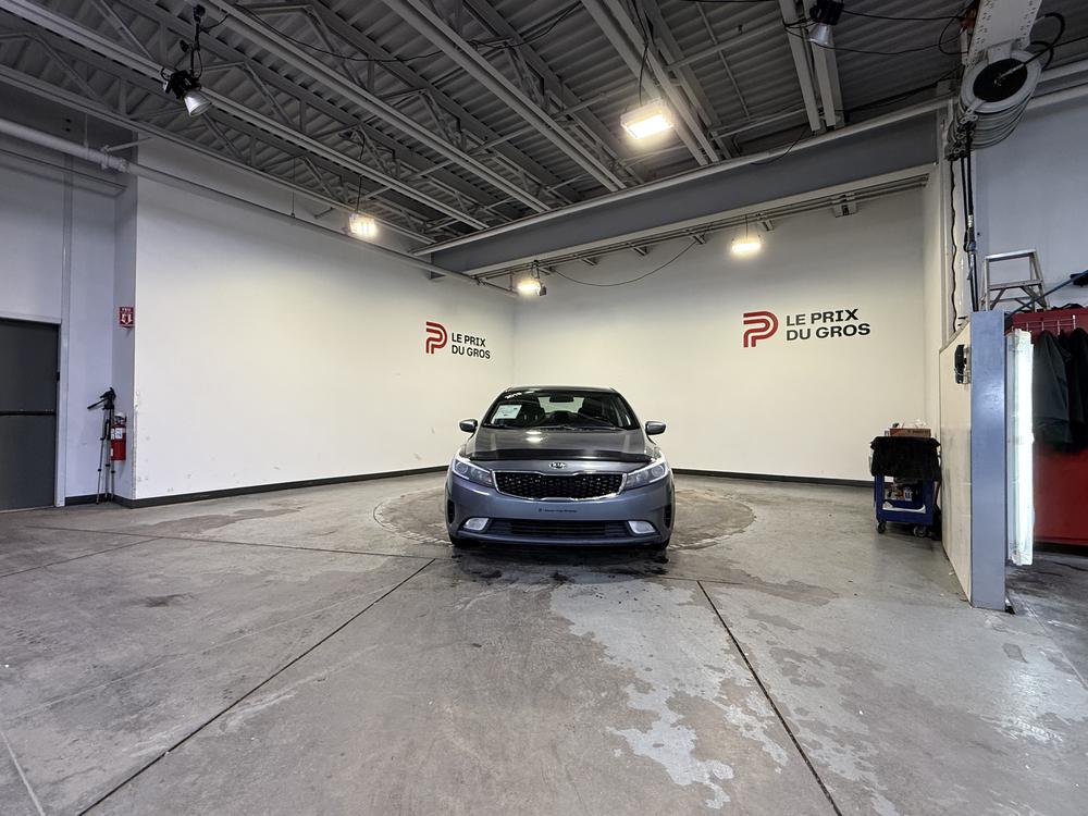 Kia Forte LX 2018 d&rsquo;occasion à vendre - 9