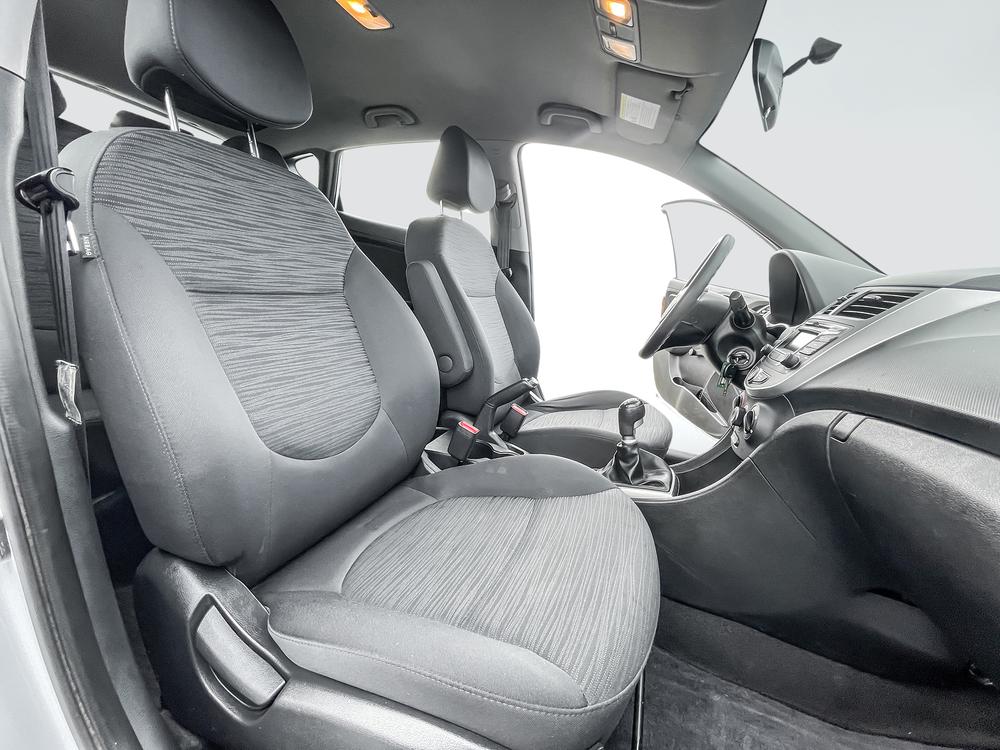 Hyundai Accent L 2017 à vendre à Trois-Rivières - 23