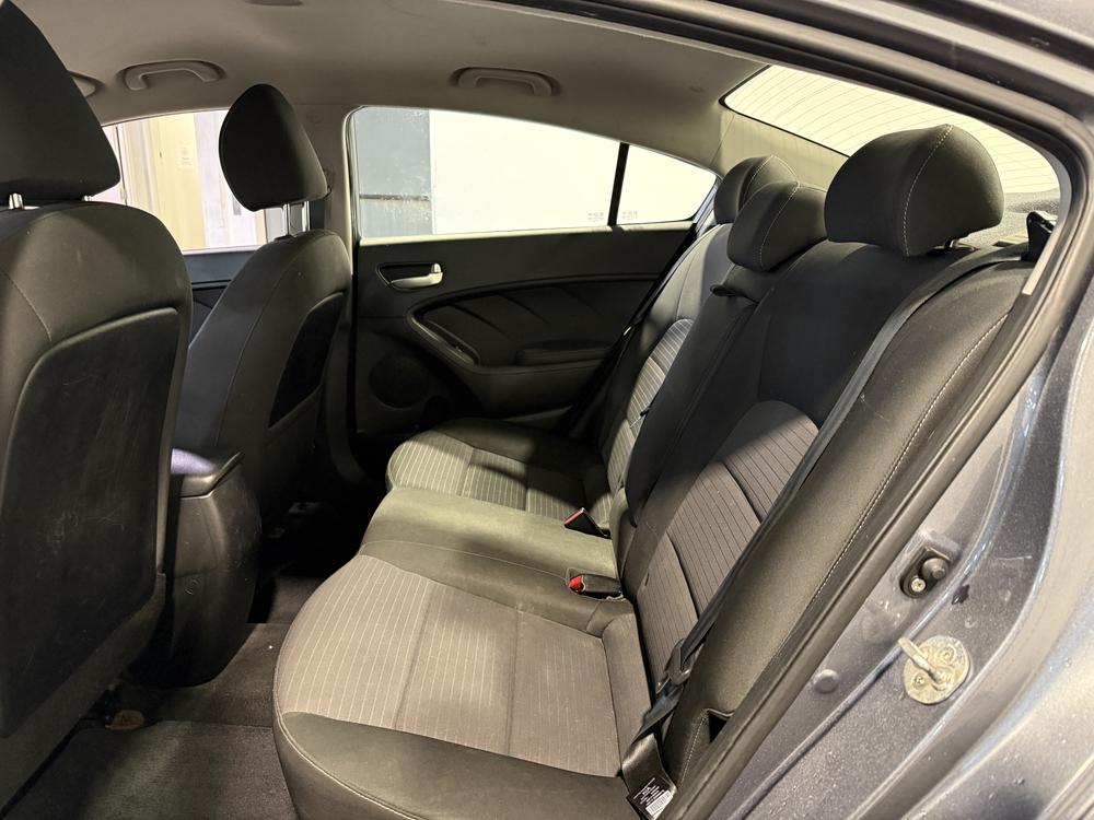 Kia Forte LX 2018 d&rsquo;occasion à vendre - 29