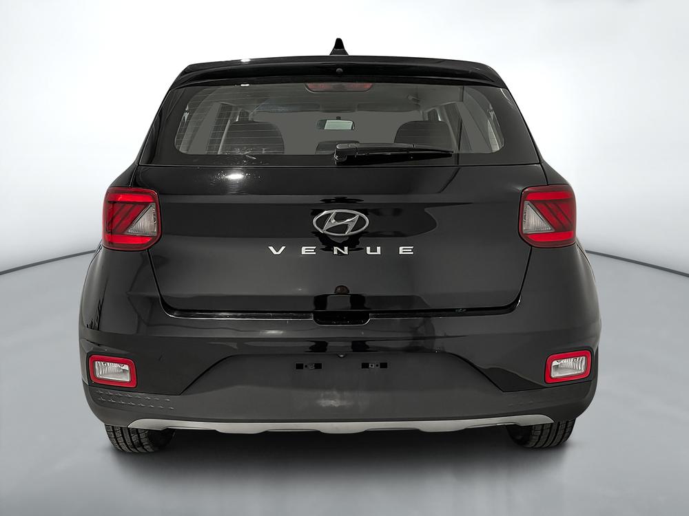 Hyundai Venue Essential 2021 d&rsquo;occasion à vendre - 7