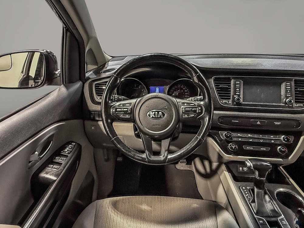 Kia Sedona LX 2019 d&rsquo;occasion à vendre - 17