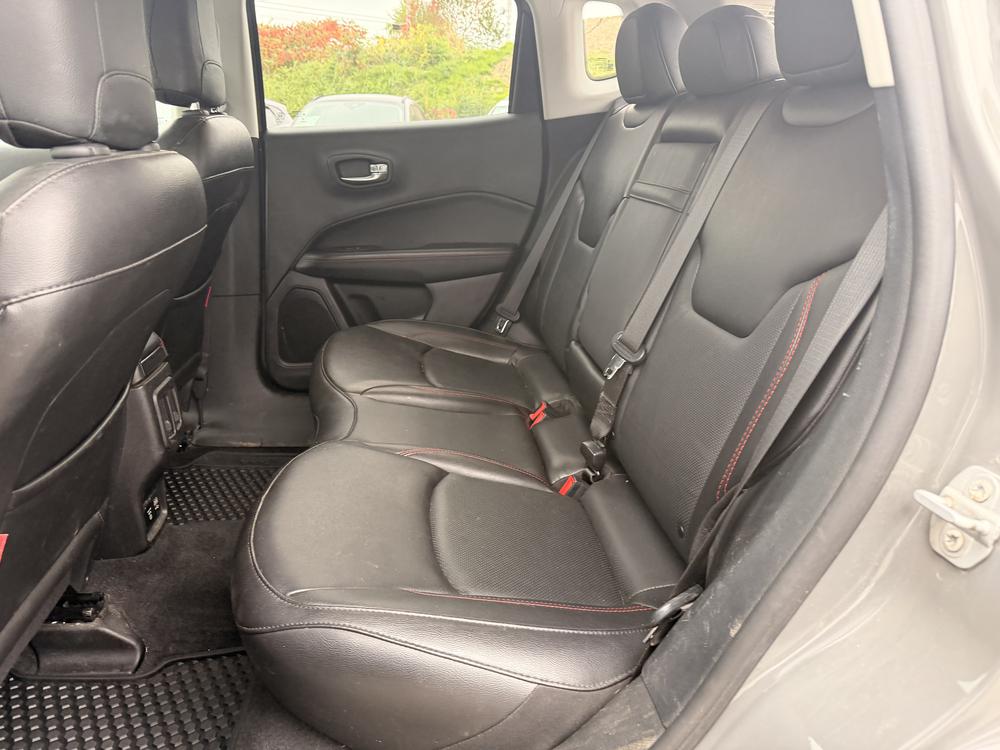 Jeep Compass 2020 Gris usage à vendre Jeep Compass 2020 Gris usage à vendre