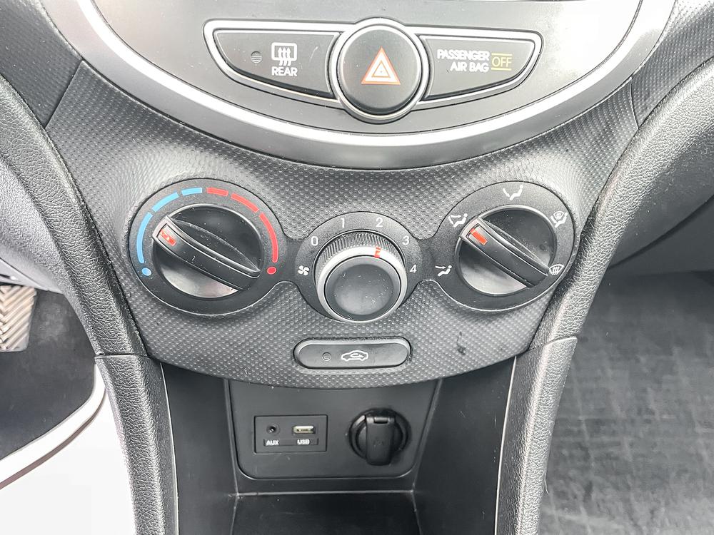 Hyundai Accent L 2017 à vendre à Trois-Rivières - 17