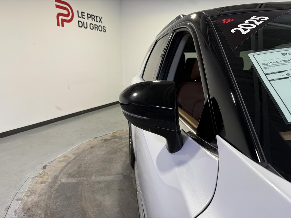 Nissan Pathfinder 2025 Blanc usage à vendre Nissan Pathfinder 2025 Blanc usage à vendre