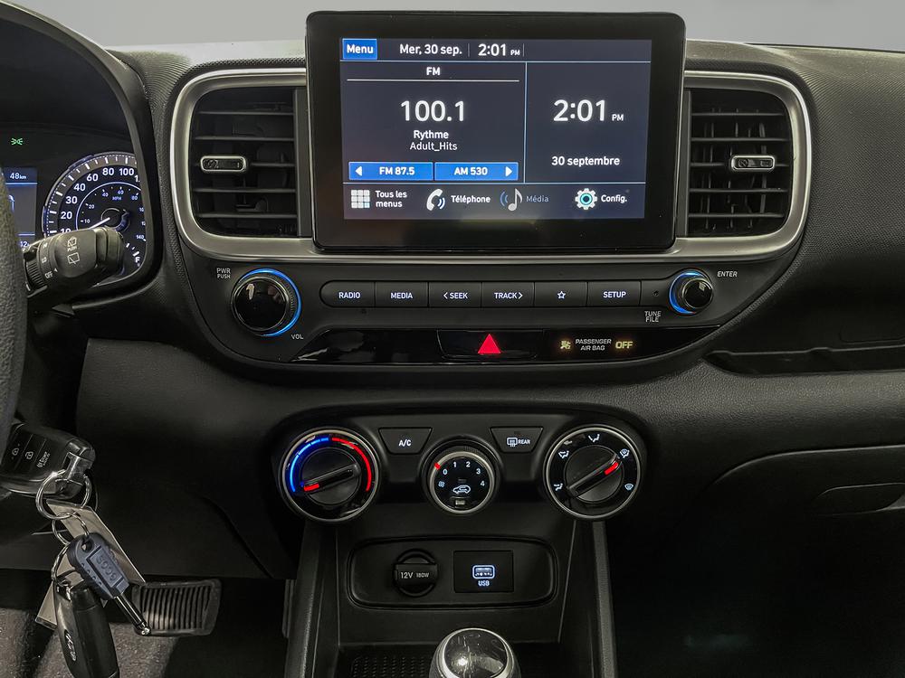 Hyundai Venue Essential 2021 d&rsquo;occasion à vendre - 19