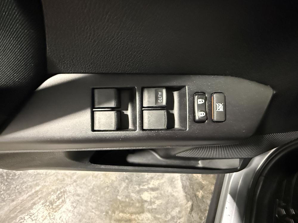 Toyota RAV4 LE 2018 d&rsquo;occasion à vendre - 14