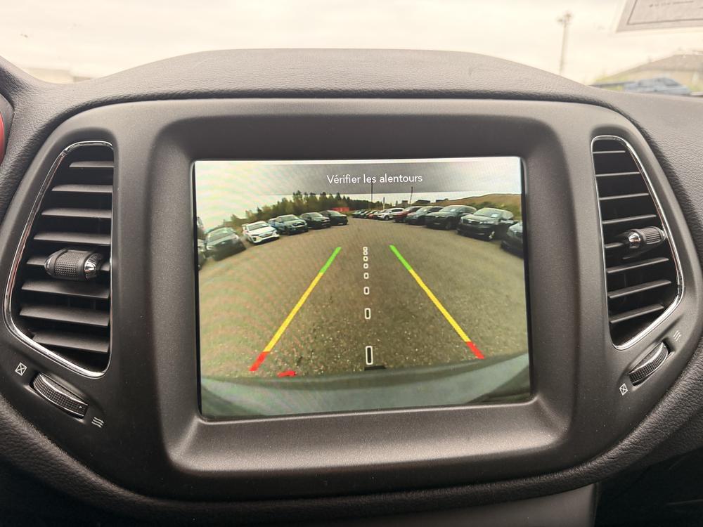 Jeep Compass 2020 Gris usage à vendre Jeep Compass 2020 Gris usage à vendre