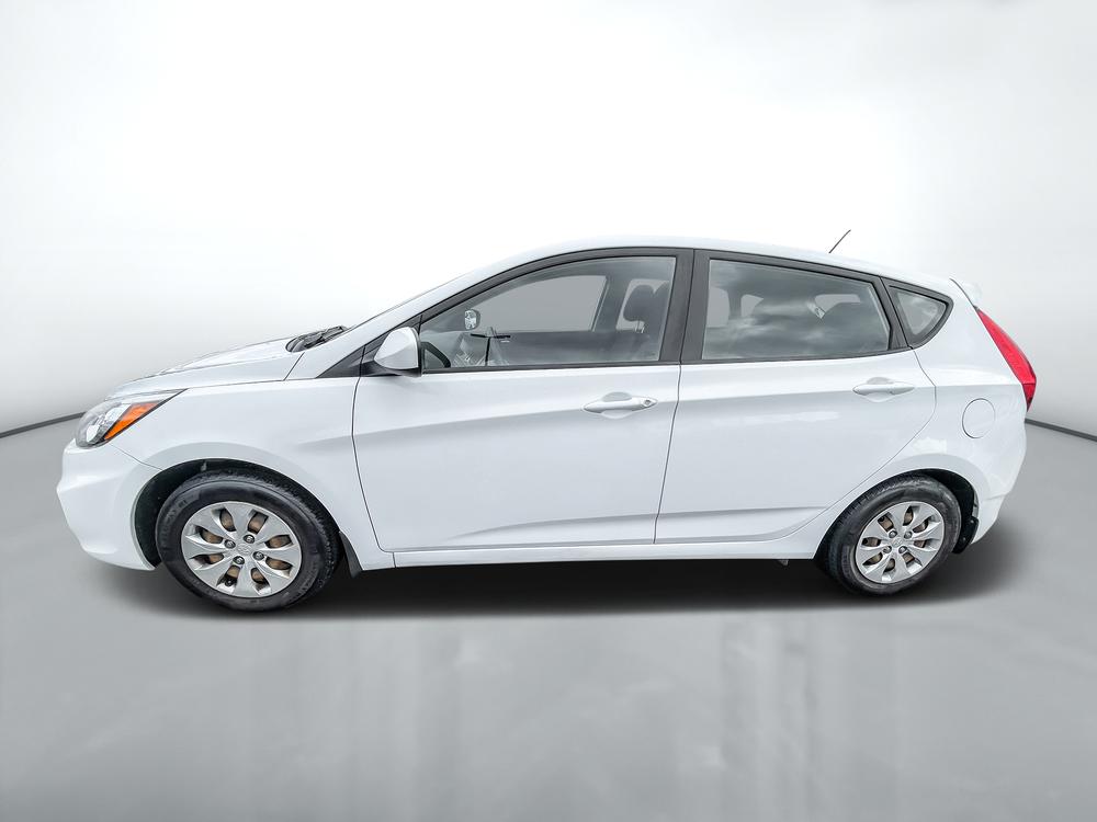 Hyundai Accent L 2017 à vendre à Trois-Rivières - 4